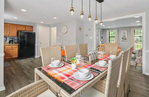 NEW! Large 3-story townhome Private, Self checkin, Pet Friendly! - Foto 7