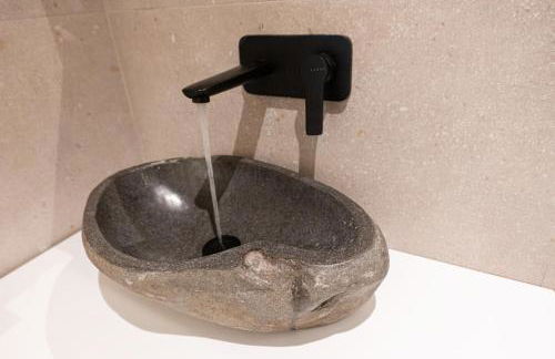 SEMIRAMIS Luxury Apartments - Photo 53