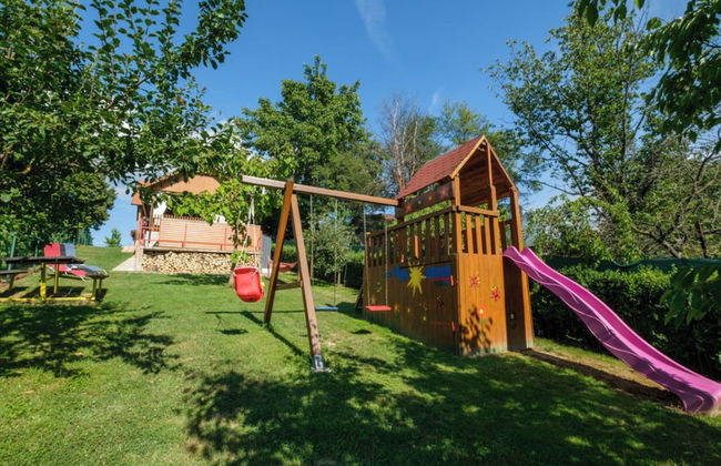 Rustic Cottage With Heated Pool - Photo 26