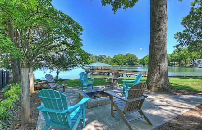 Water, Water Everywhere by Avantstay Pool + Dock - Foto 63