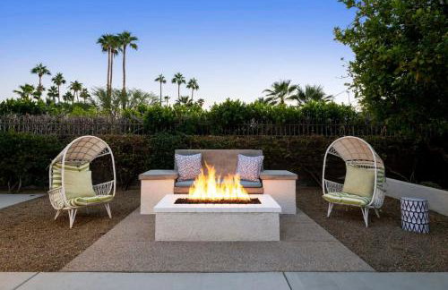 Monterey Manor Interior Designed Home Plus Pool - Photo 59