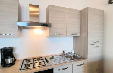 Klimt's Mill overlooking Port - Foto 9