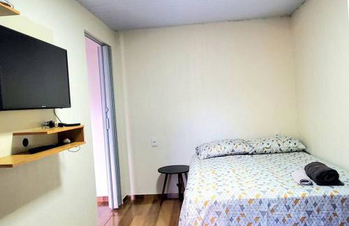 Casa com gramado e aconchegante, próximo a tudo 3 - Foto 8