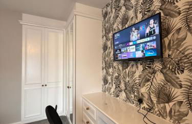 Charming 3 BR - NEC HS2- Long Stays Wifi Parking Airport - Foto 34