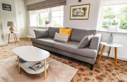 Grange House - Photo 7