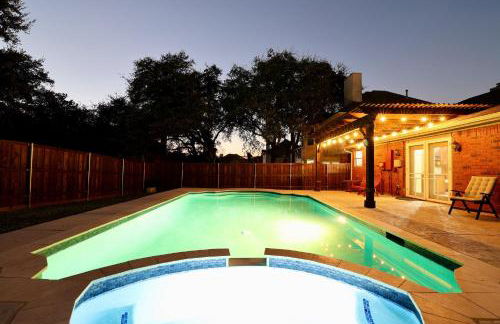 Gorgeous 4 bedroom 2,5 bath Home with Heated Pool, Spa & Game Room close to DFW Airport - Photo 23