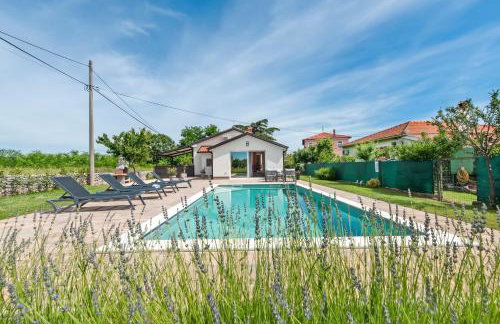 Cozy House with Pool near Rovinj - Photo 22