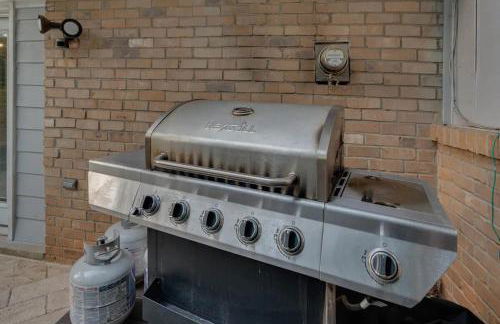 Spacious 5BR Retreat Sleeps 12,Large Deck - Foto 37