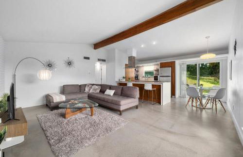 Quiet Haven with Huge Fenced Yard Fast Internet by Lodgewell - Photo 4