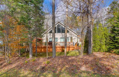 1 Mi to Mt Snow Luna Stella Home with Fireplace - Photo 27