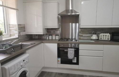 Private Spacious 2 Bedroom, 2 Bathroom & 2 Parking by Srk Accommodation - Foto 17