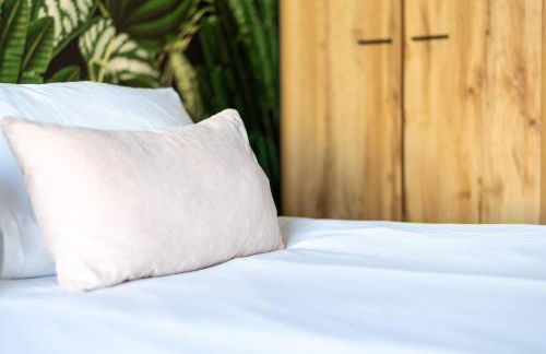 Stunning Riverside View Apartment, near Canary Wharf & O2 - Photo 11