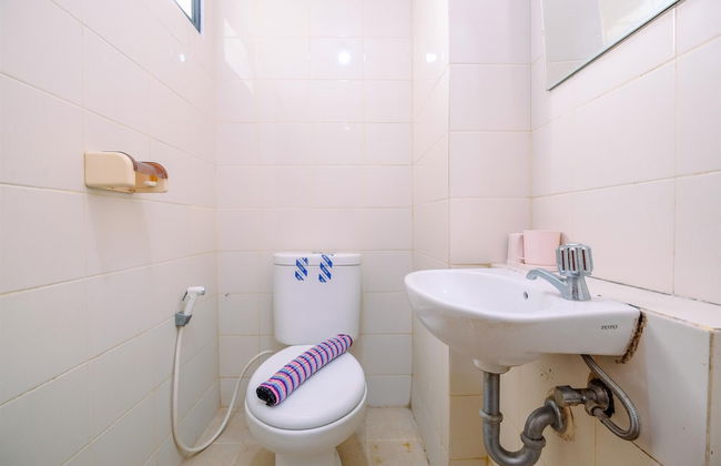 Comfortable and Tidy 2BR Lagoon Bekasi Town Square Apartment - Foto 17