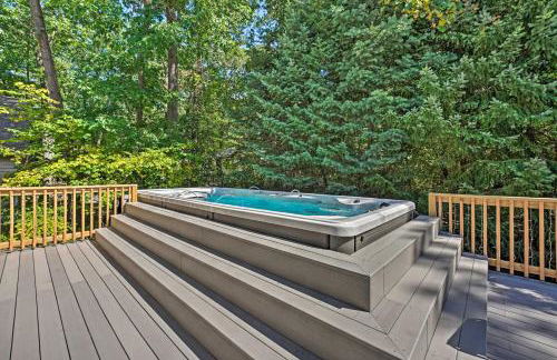 Luxury Family Home with Deck, Swim Spa and Grill! - Foto 34