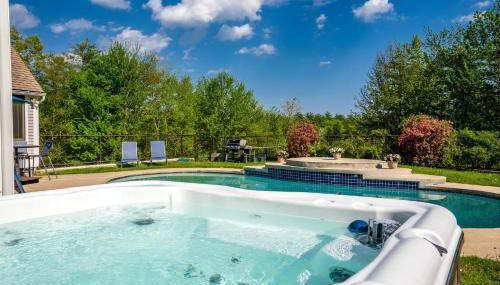 Maine Pondfront Home Sleeps 22 - Pool & Hot Tub - Foto 2