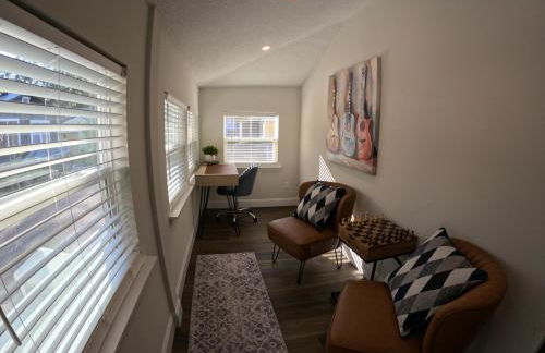 Steps to Trolley Stop 11 Renovated Home with Free EV Station - Foto 11