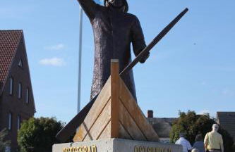 Silbermöwe im Kirschgarten - Foto 43