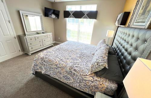 Magical Lakeview 4 Master Suites Pool Hot Tub BBQ Home Theater 2 Miles Disney - Foto 38