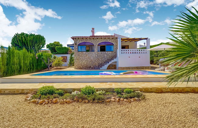 Serene Villa in Calpe With Private Swimming Pool - Photo 37