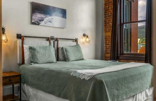 Beautiful Mountain Views in Iconic Building - Foto 20