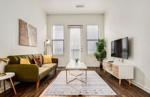 Boulevard Stays Walk to Downtown 1BR SoCo Pool Parking Gym 01 - Foto 6