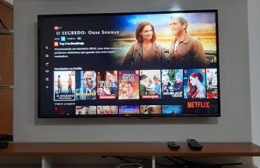 APTO PERTINHO DA PRAIA Internet 500mb e 3 Tvs 2 Quartos TV a cabo Estacionamento Tudo Perto - Foto 8