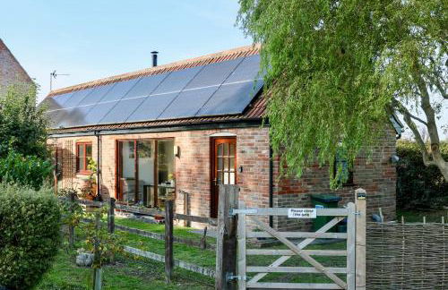Tranquil and cosy cottage on the Somerset Levels - Photo 1
