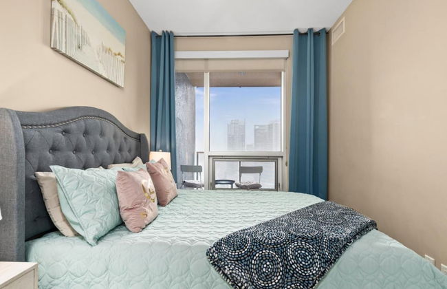 Modern DT Condo Balcony Parking Gym Hot Tub - Foto 46