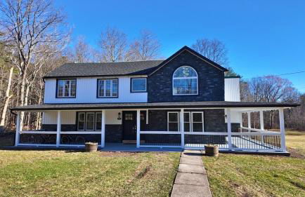 Catskills Escape Hot Tub Massage Chairs & Games - Foto 45