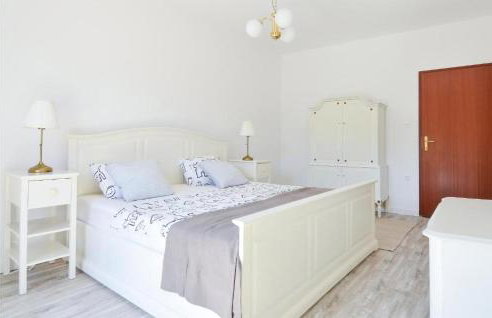 Amazing Apartment In Kasic With Wifi - Photo 11