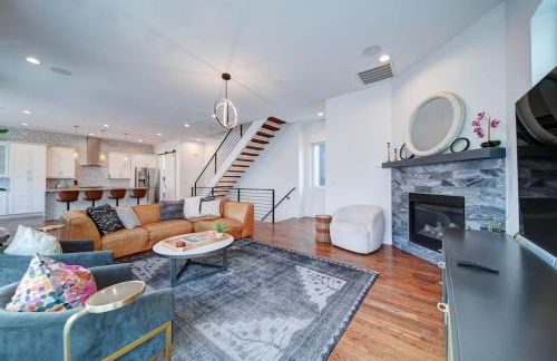 Modern Rooftop Townhome w Hot Tub & Skyline Views - Photo 36