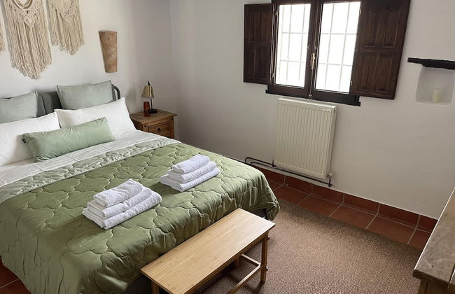 Miluna Oasis Suites - Sleeps4-pool-mountainview - Foto 6