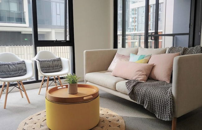 Luxury 1 Bedroom 1 Study With 1 Parking - Photo 5