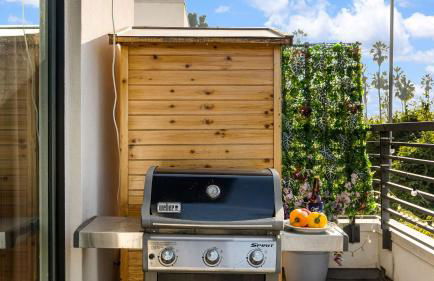 Silverlake Sunset Treehouse • Art-Filled Escape w Jacuzzi Sauna AvantStay - Foto 35