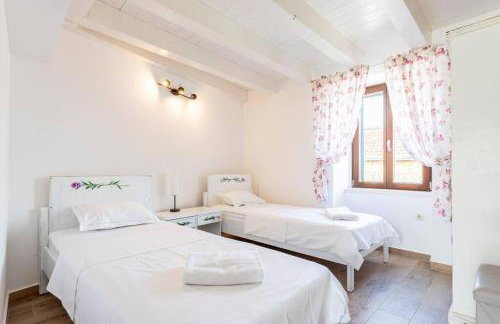 Holiday house with a swimming pool - Villa Melavita - Foto 14