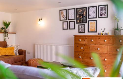 ByEvo Oswestry Barn - Quirky romantic retreat or Cosy contractor base - Foto 12