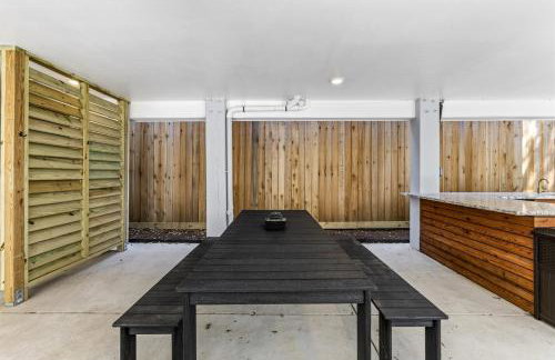 4BR Sleeps 12 Walk to Beach Pool Yard Dogs New 2023 Build - Foto 52