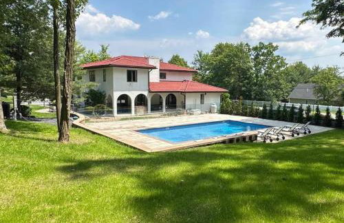 Mediterranean villa hot tub fire place•fire pit - Foto 1