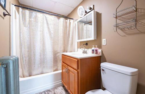 Charming Chicopee Getaway - Foto 12