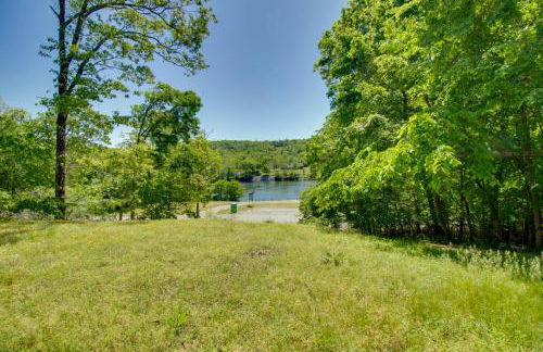 Spacious White Rivers Jewel Fishing Haven! - Foto 40