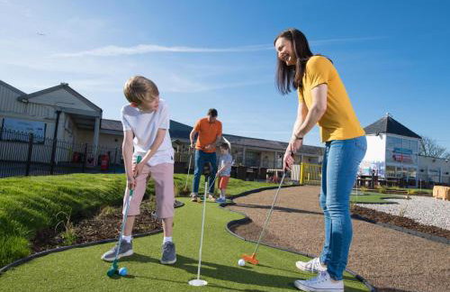 The Retreat - An Luxurious Caravan in Towyn, Wales - Photo 27