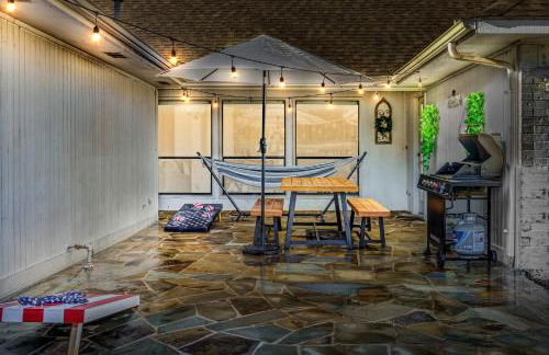 Jacuzzi Lakefront Home w/ Game room+play structure - Foto 46