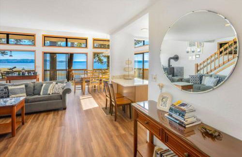 4BR waterfront home with beach access and views - Foto 18