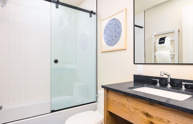 Hudson River Way by Woodstock Way Hotel - Photo 74