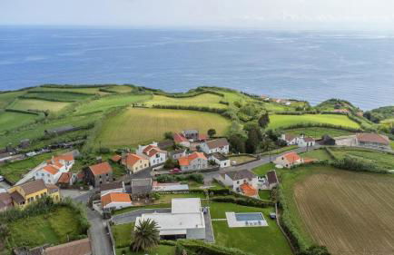 Seaview Villa with Heated Private Pool - Photo 23