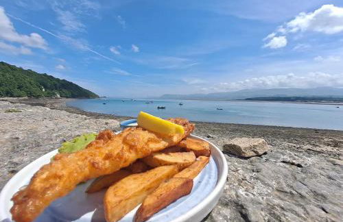 Coastal Boutique Luxury Home With Sea Views - Pass the Keys - Photo 48