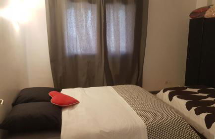 Appart simple entier 1 ch à ch-gontier 1er ou 2eme étage - Photo 5