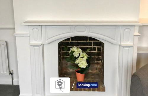 Netley Village Apartment By Your Stay Solutions Short Lets & Serviced Accommodation Netley Southampton With Free Wi-Fi - Photo 12