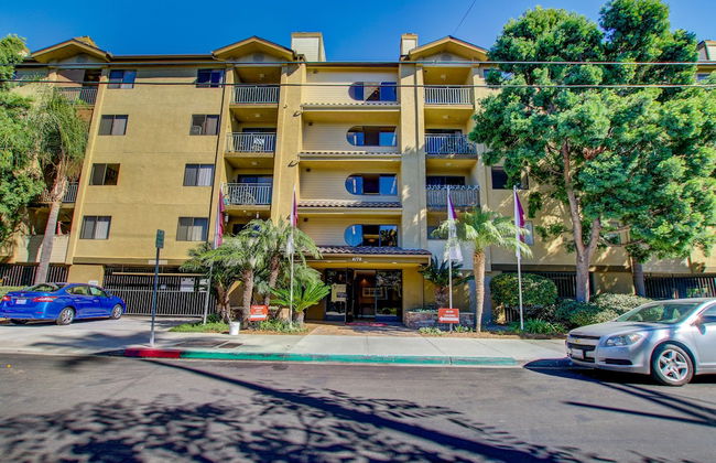 Sunshine Suites at Hillcrest - Photo 37