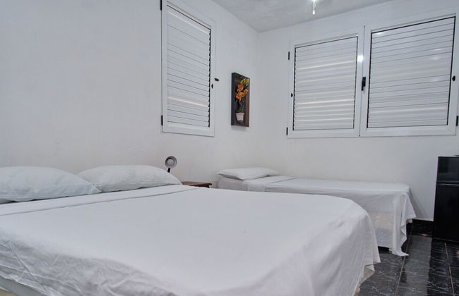 Villa in Cárdenas with swimming pool and garden - Photo 6